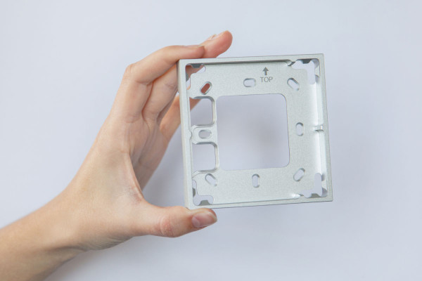 Montagerahmen 1-fach Silber | Loxone Shop